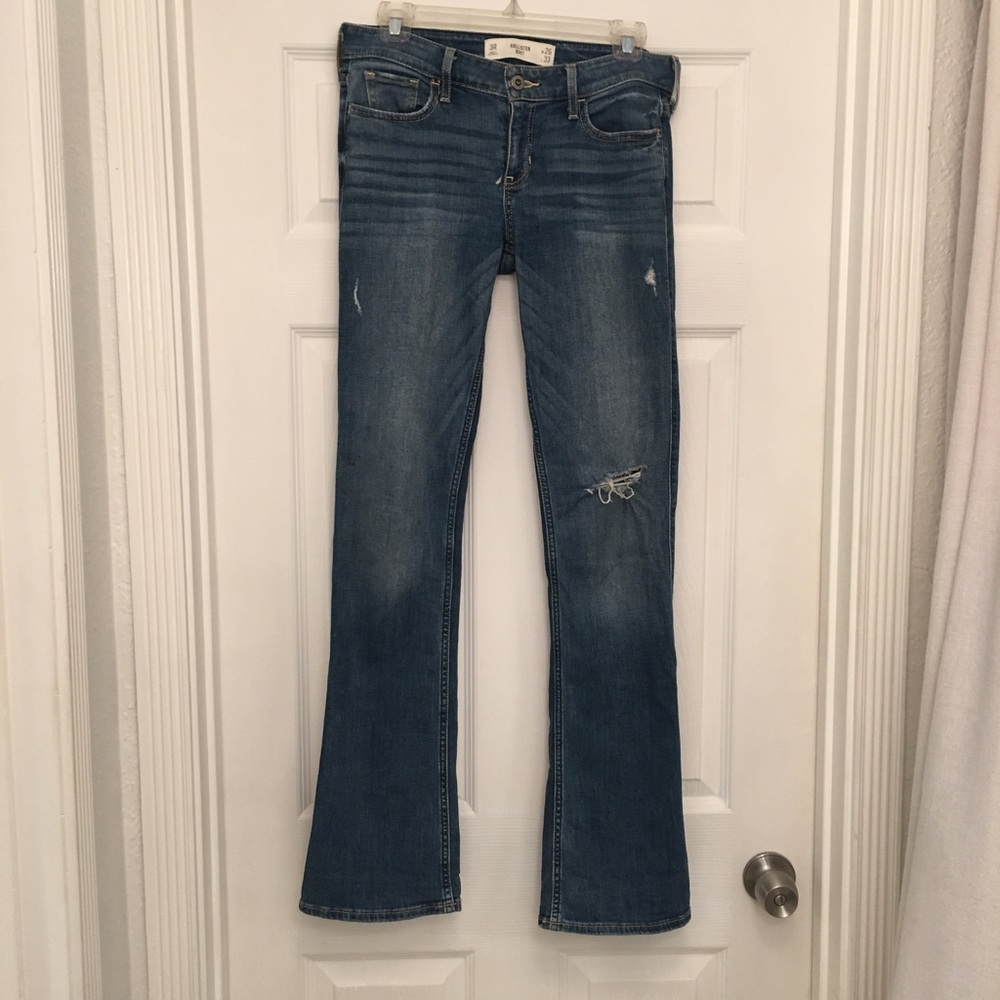 Hollister Distressed Boot Cut Jeans 👖